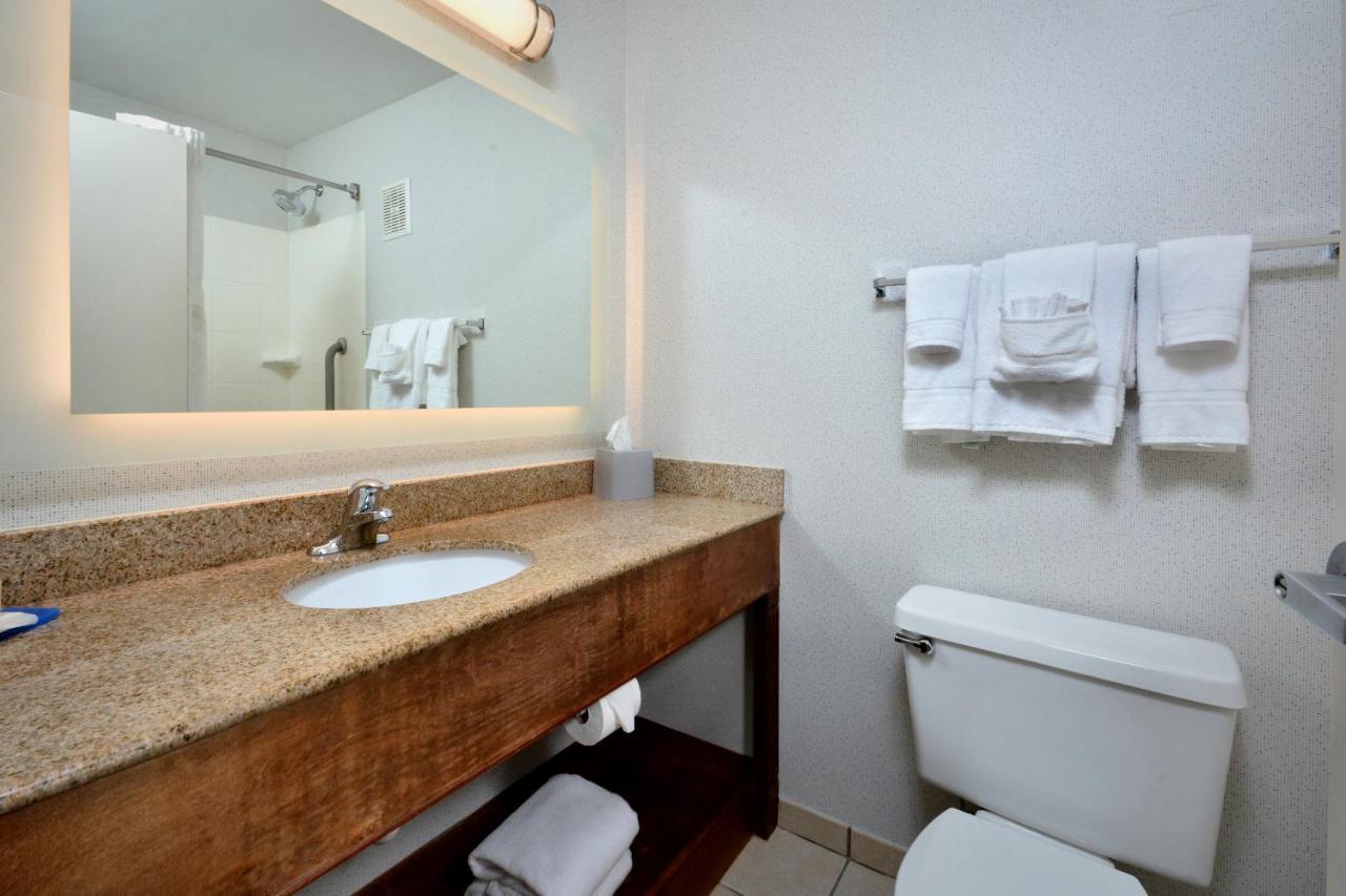 Holiday Inn Express Lynchburg By Ihg Exterior foto